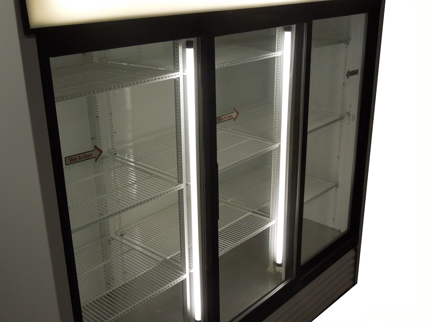 GDM69 TRUE GDM69 TRUE SLIDE DOOR COOLER USED TRUE COOLER USED